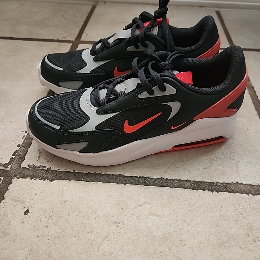 Nike Air Max Bolt